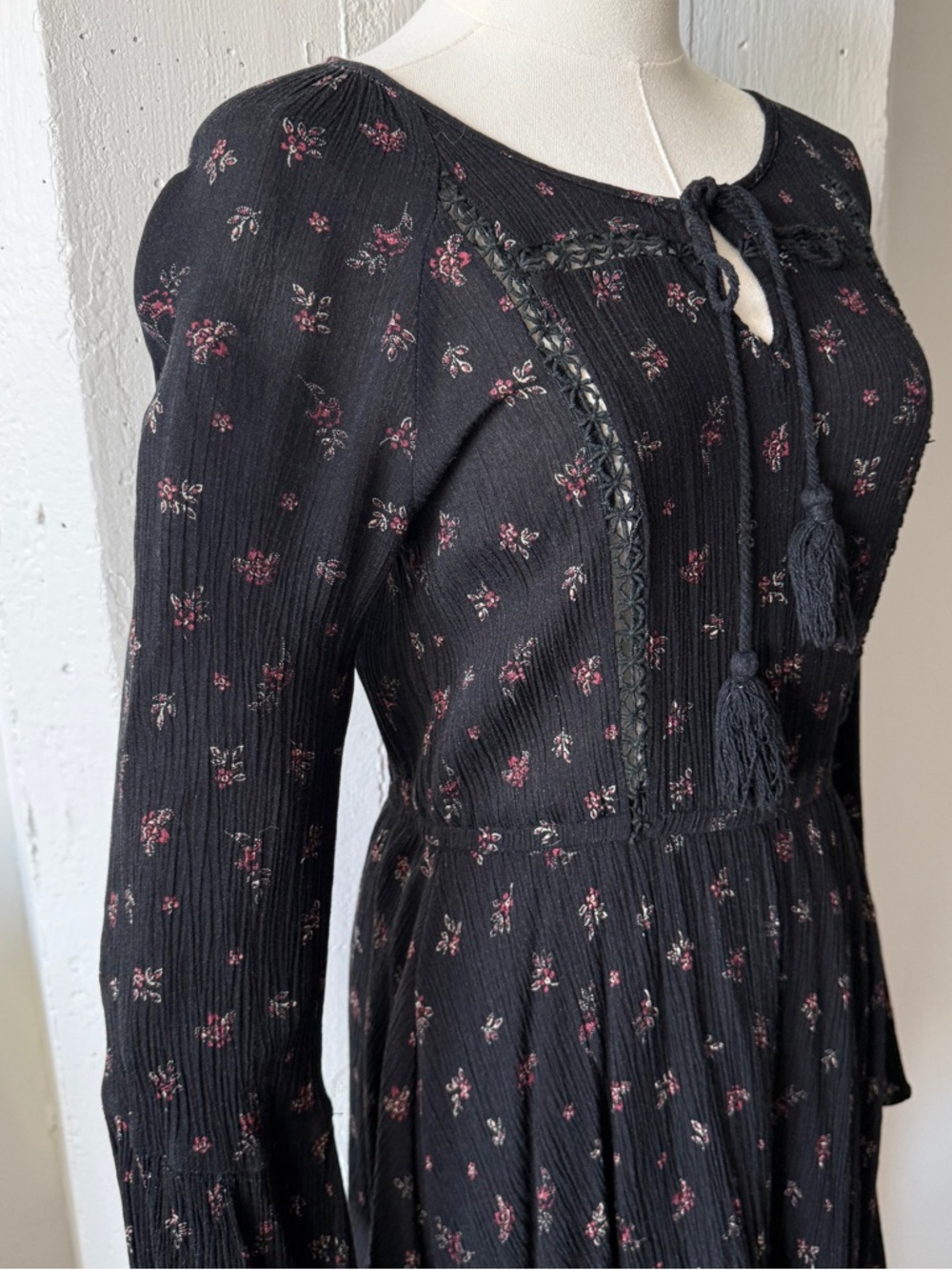 Hem & Thread Black Floral Tie-Front Boho Dress